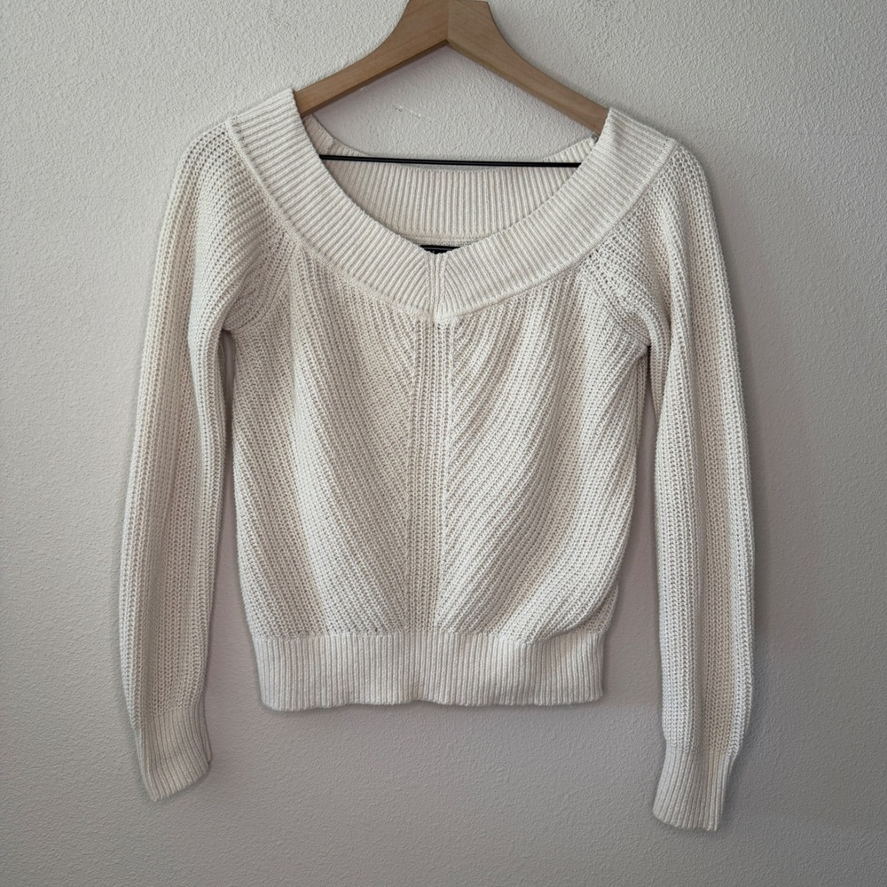 ABERCROMBIE & FITCH Womens V Neck Sweater Size XS Coquette Cream Coquette
